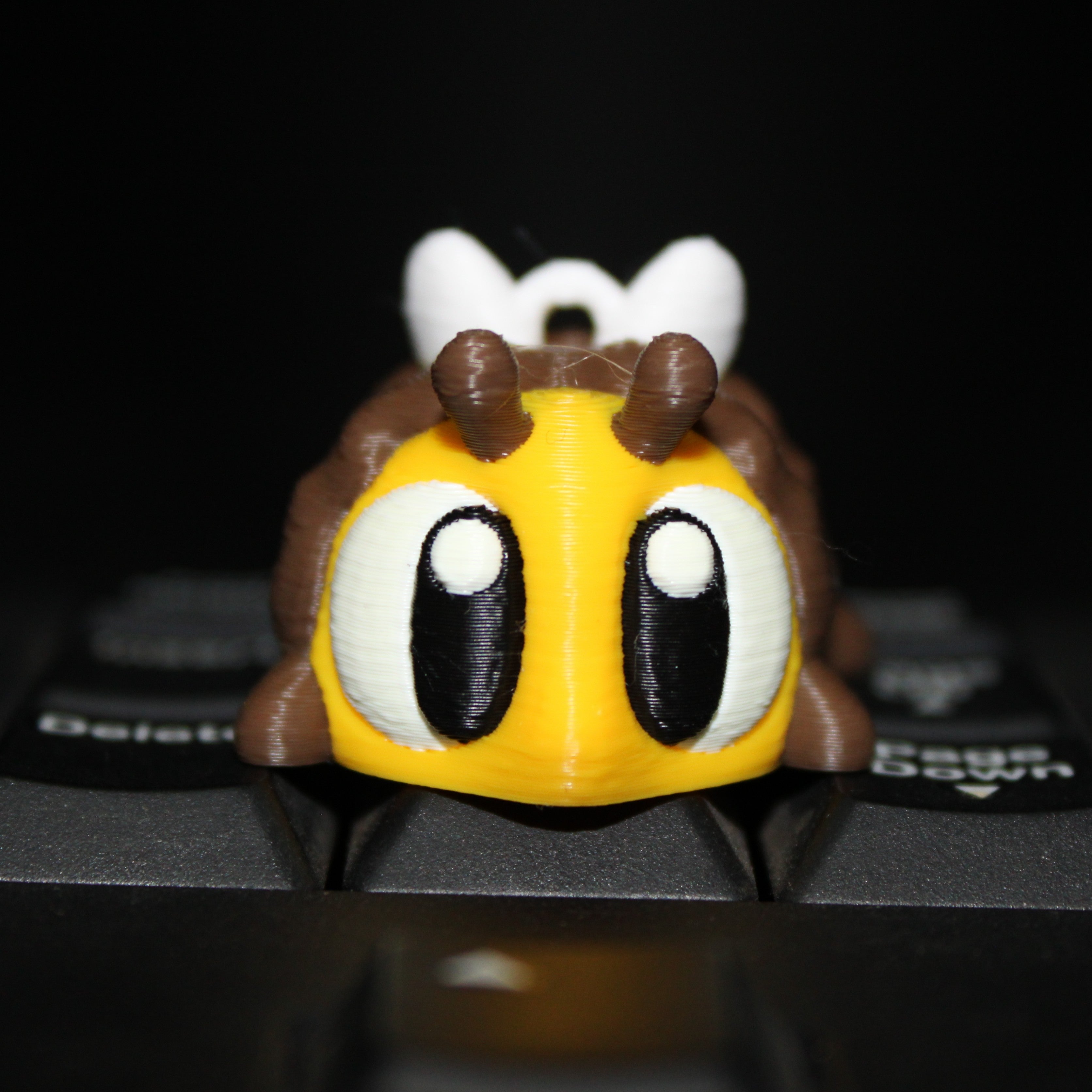 Baby Bumblebees & Beehive Display- 3d printed desk companion (with or without bumblebees)