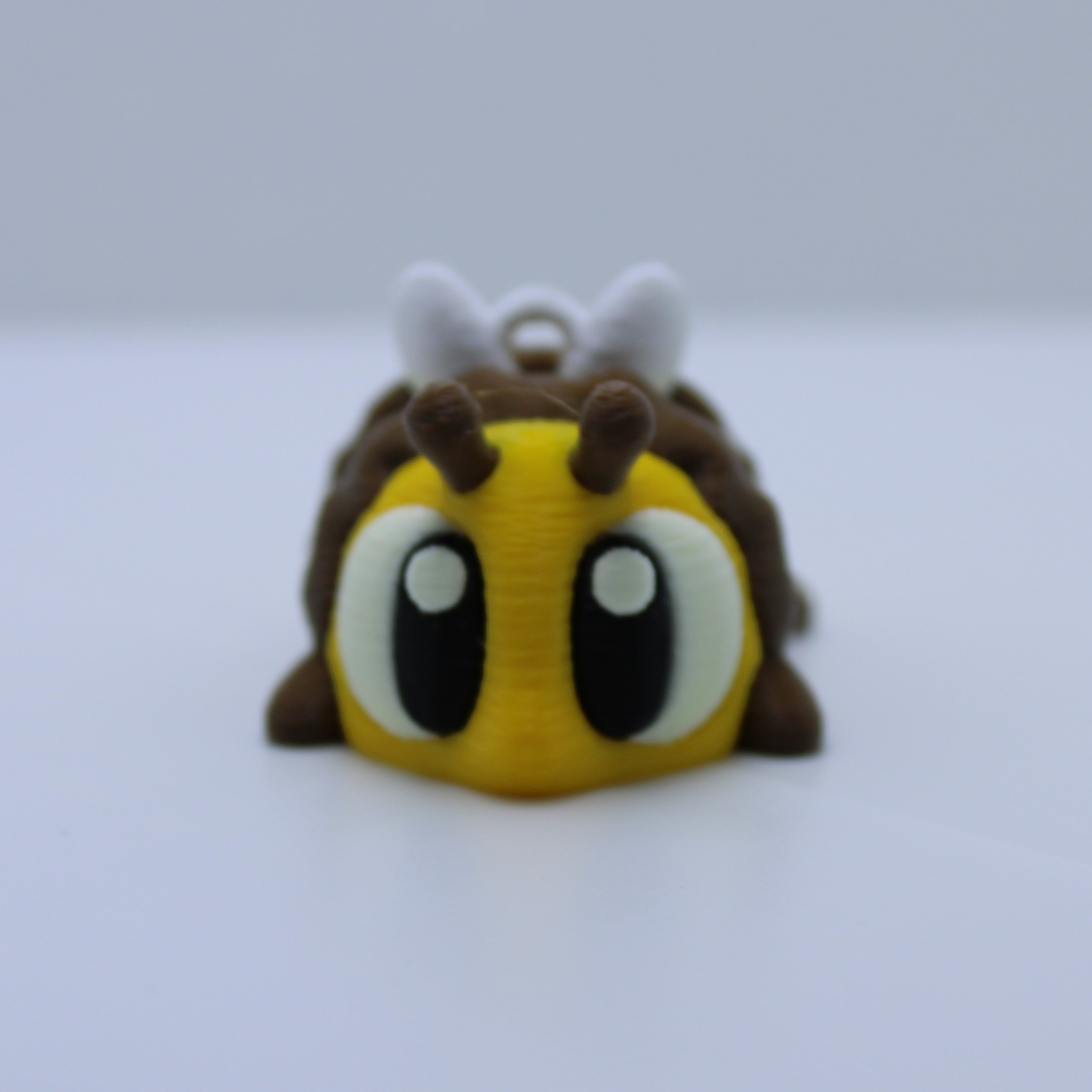 Baby Bumblebees & Beehive Display- 3d printed desk companion (with or without bumblebees)