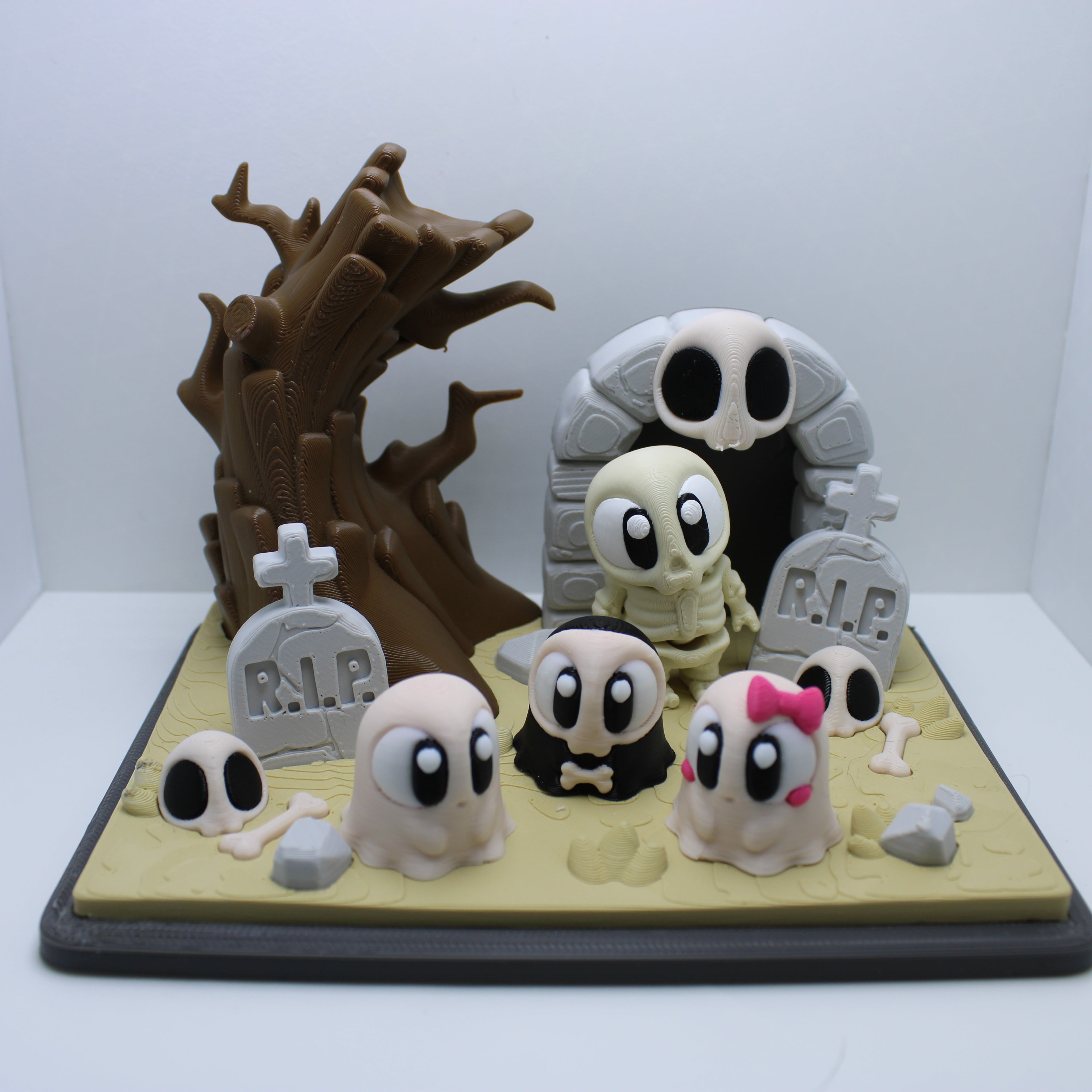 Graveyard Babies  -3d printed desk buddy (with or without display)