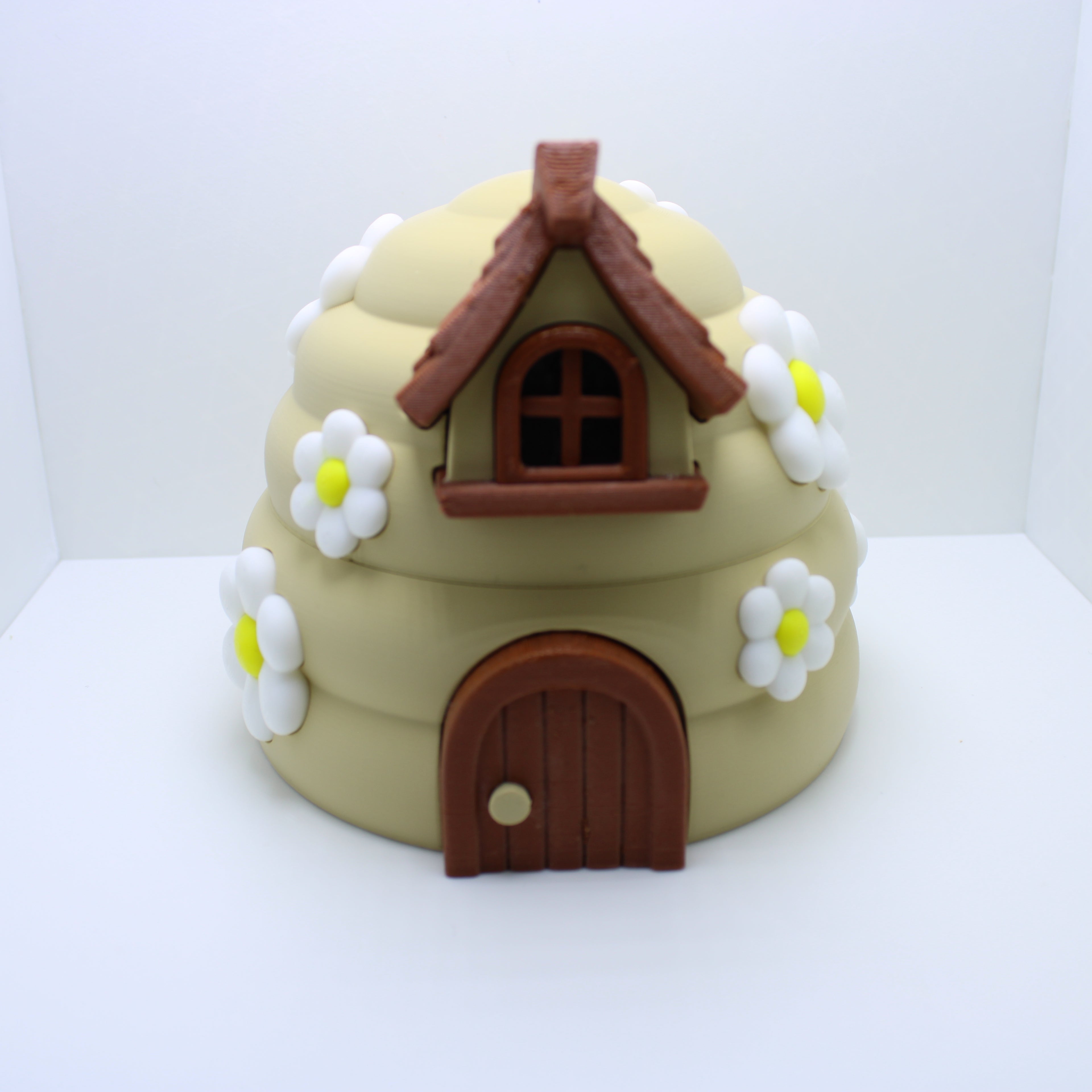 Baby Bumblebees & Beehive Display- 3d printed desk companion (with or without bumblebees)