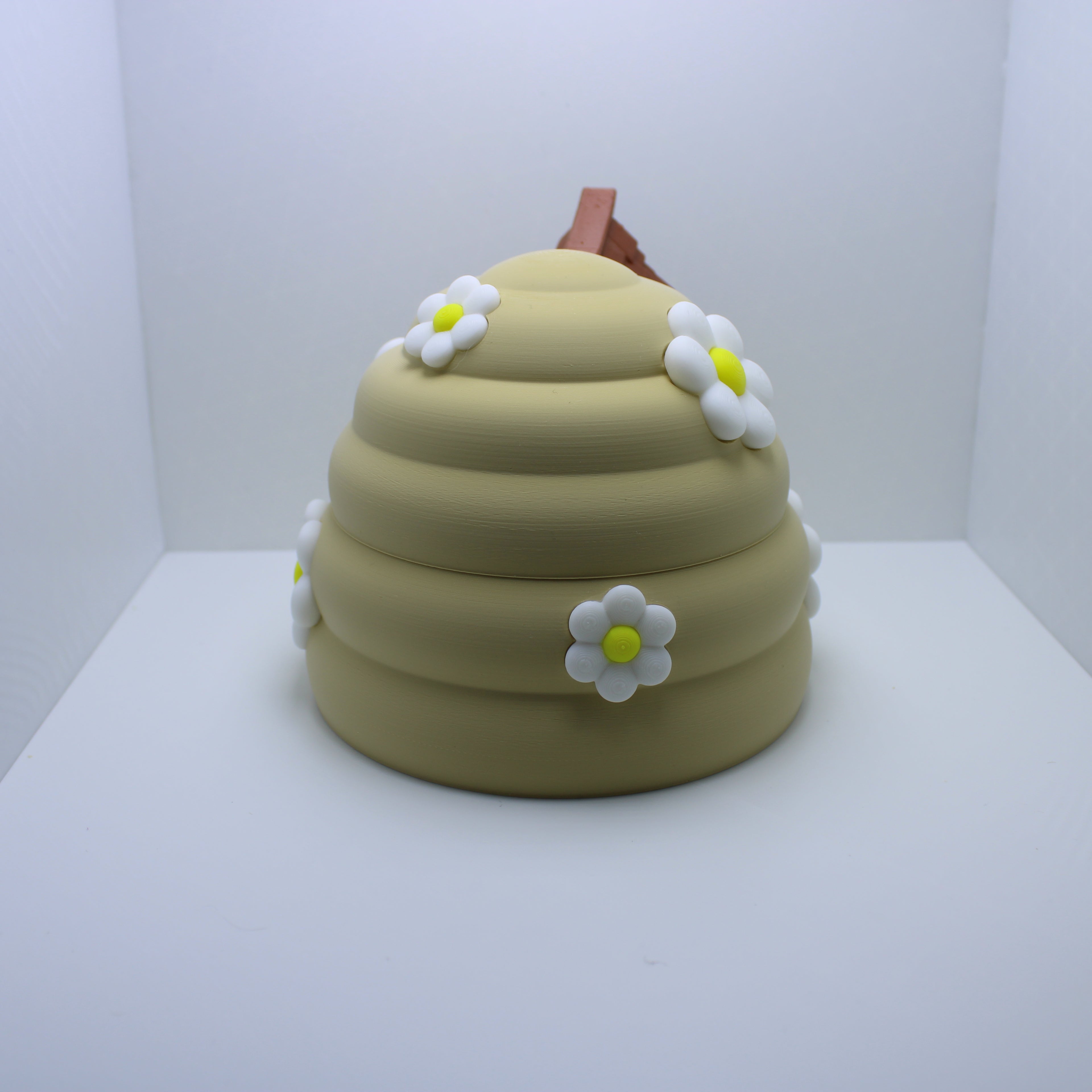 Baby Bumblebees & Beehive Display- 3d printed desk companion (with or without bumblebees)