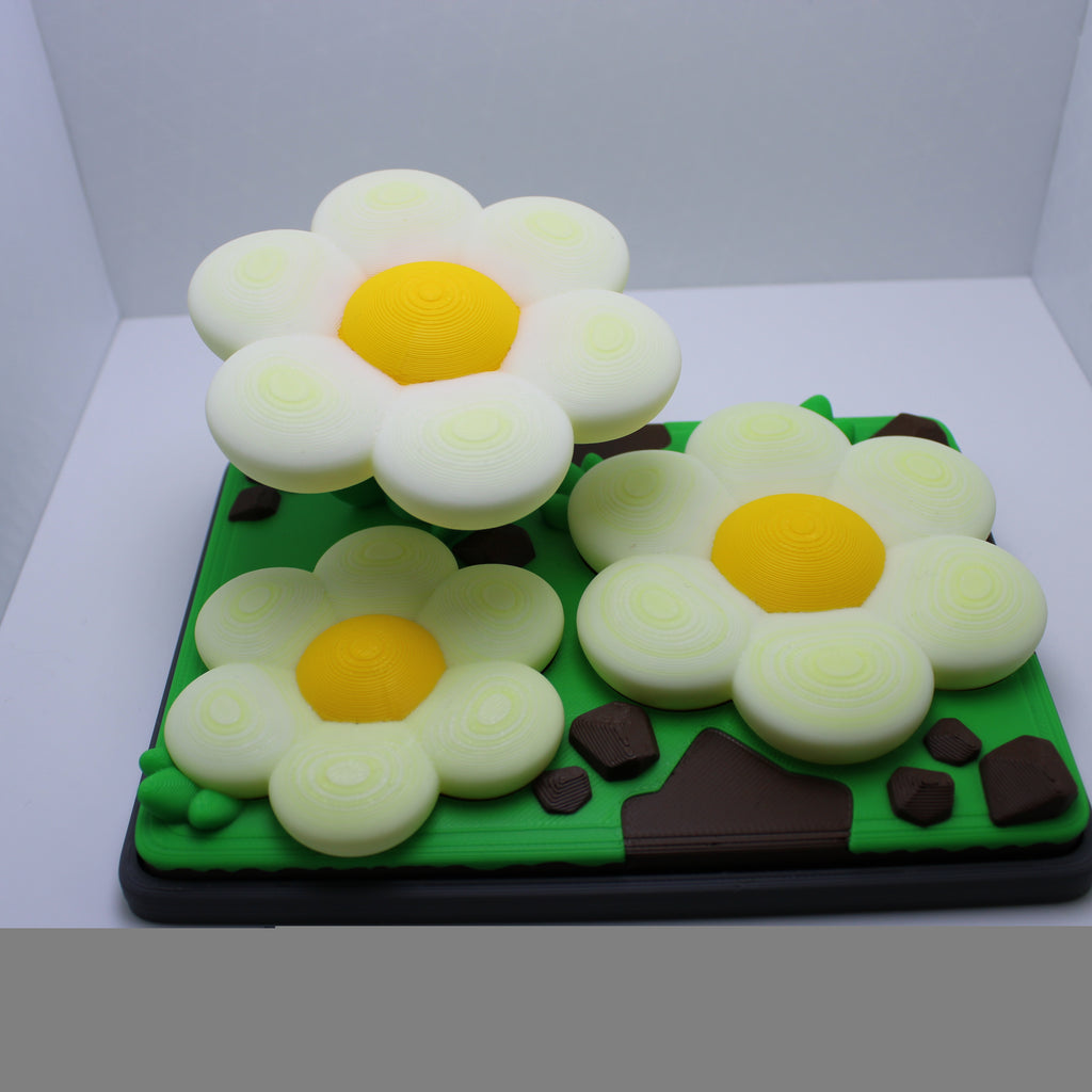 Daisy display (with or without Ladybugs)-3d printed desk companion