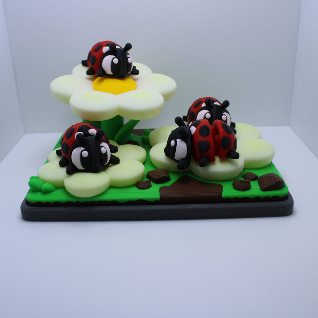 Daisy display (with or without Ladybugs)-3d printed desk companion