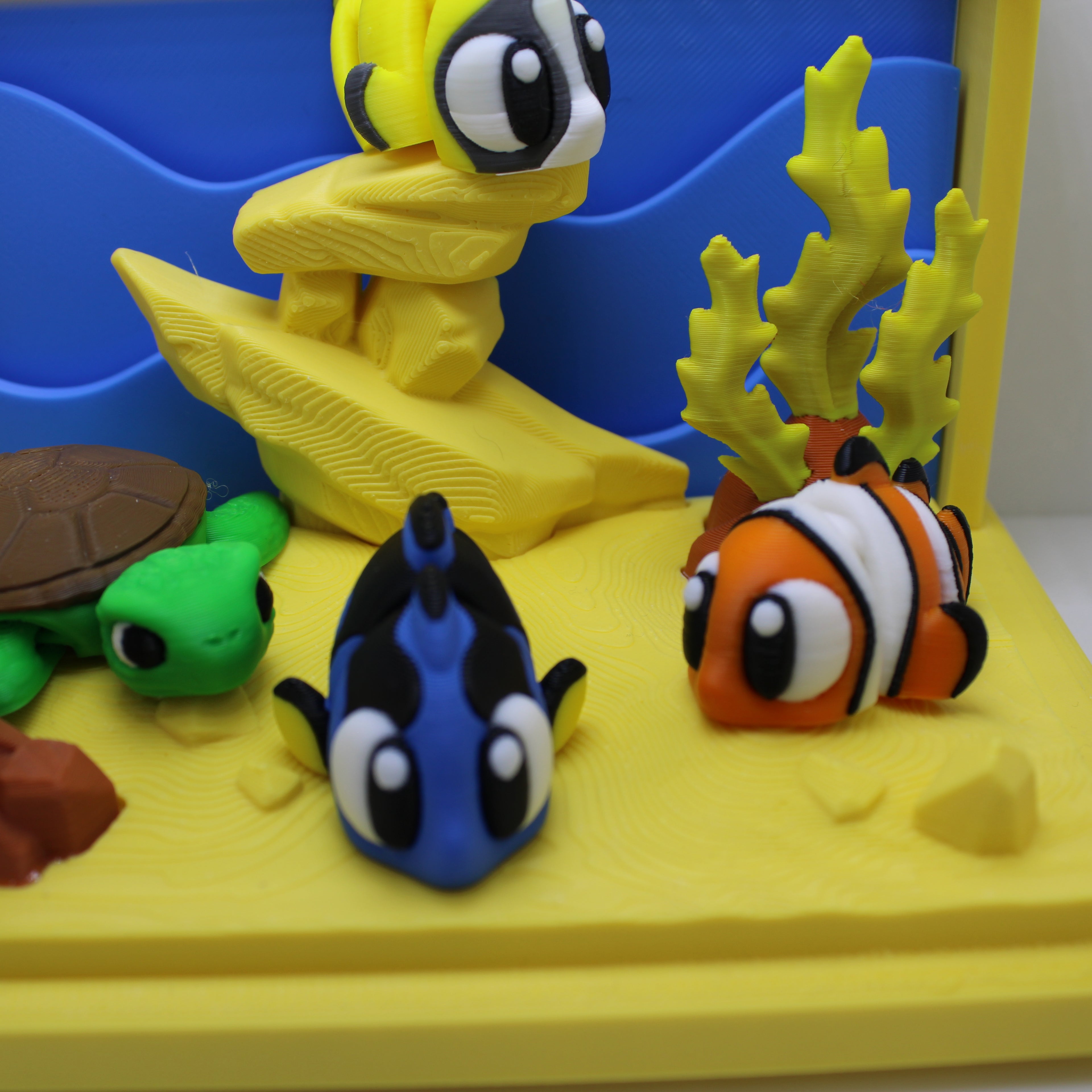 Tropical Aquarium Display (with or without fish and turtle)-3d printed desk companion