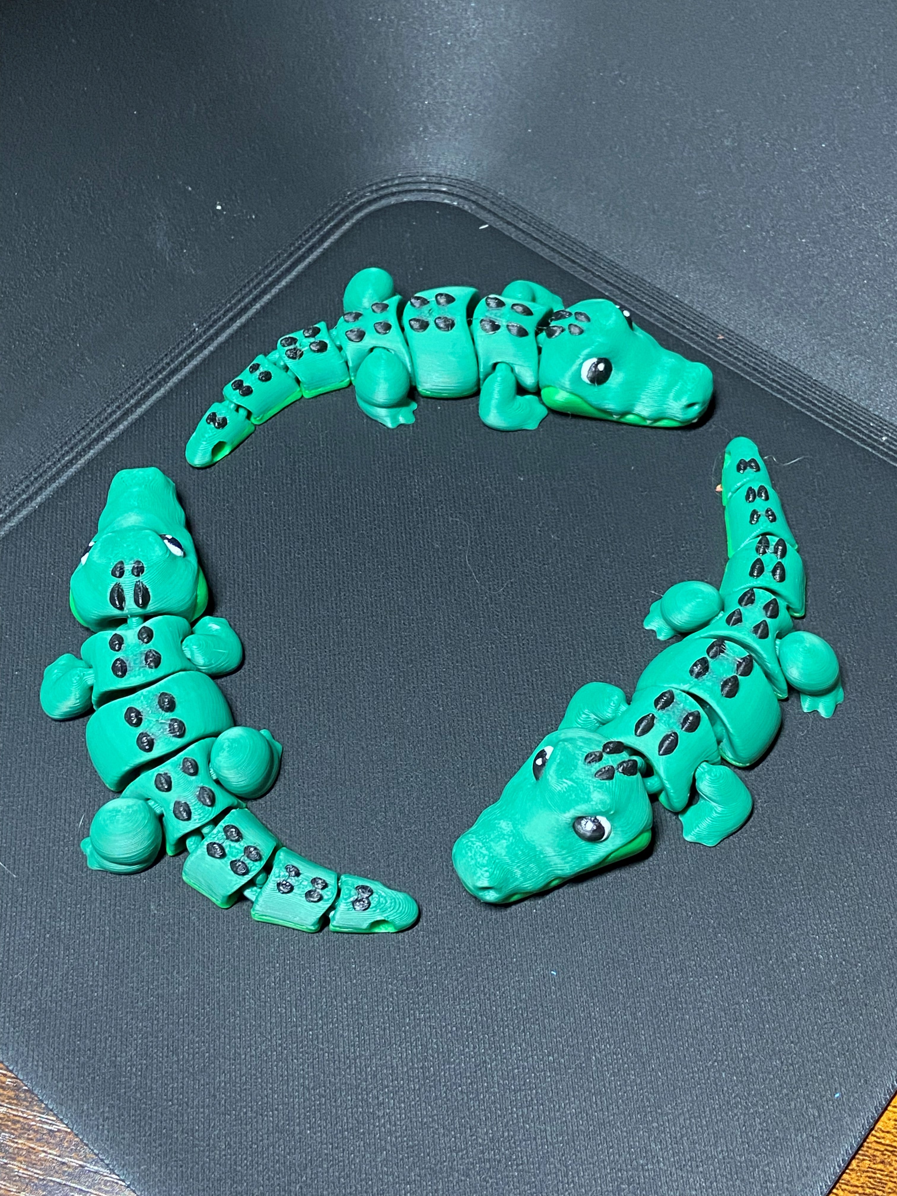 Tiny Croc Desk Fidgets – Adorable Articulated Critters