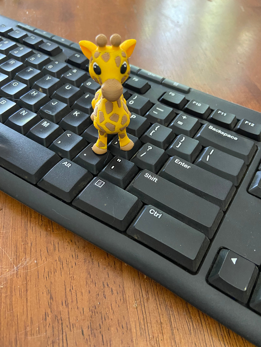Tiny Giraffe Desk Critters – Fun Fidget Figures