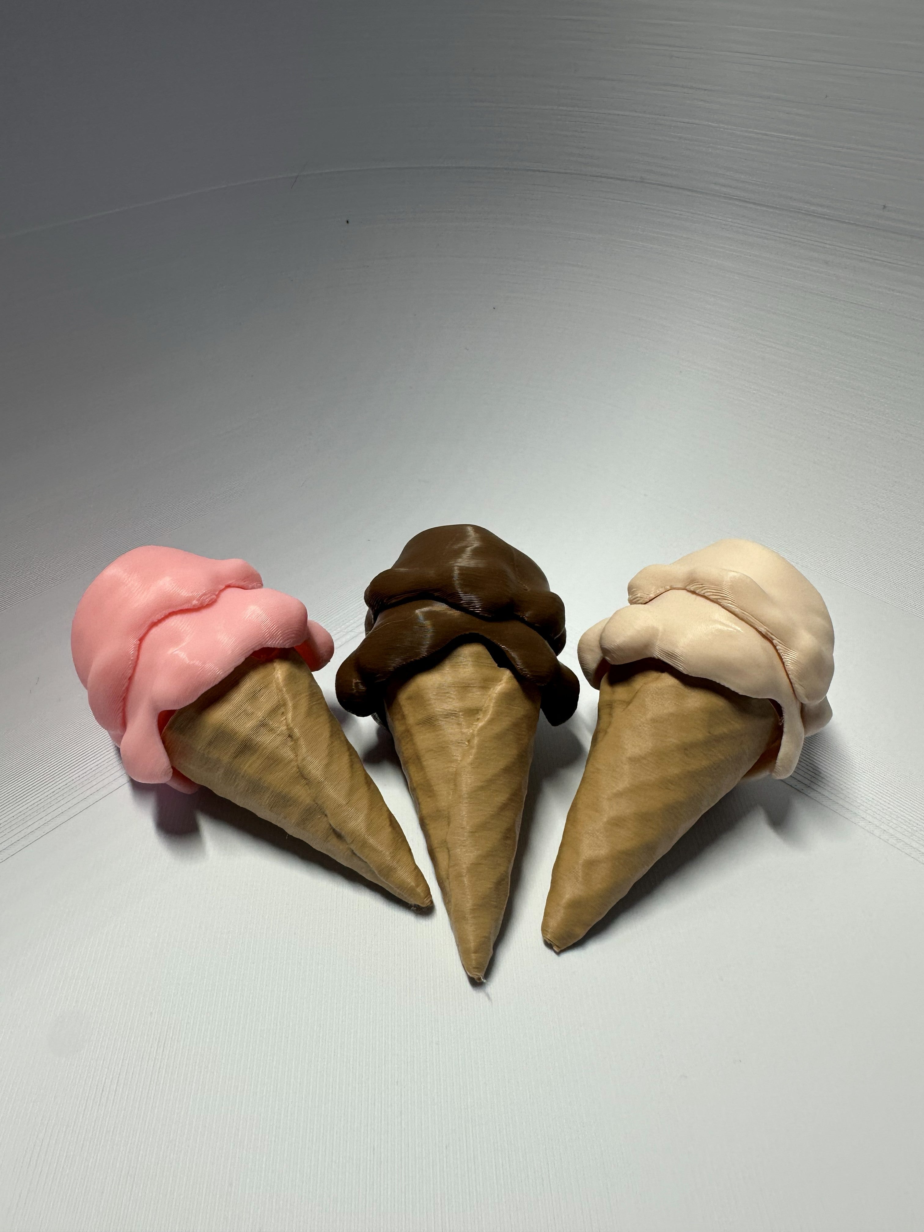 Sweet Treat Clicker – 3D‑Printed Ice Cream Cone