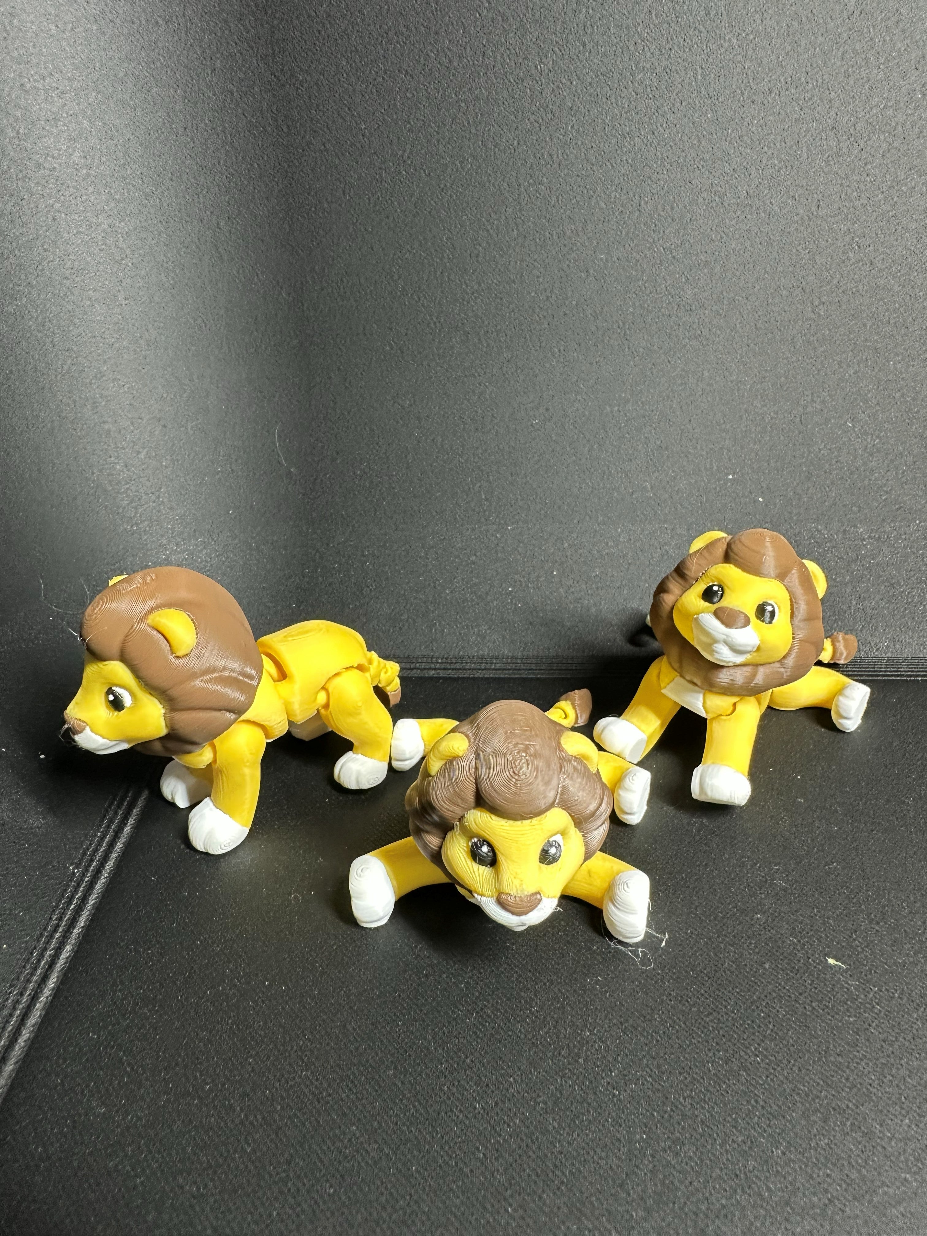 Little Lazy Lion Desk Toys – Fun Fidget Figures