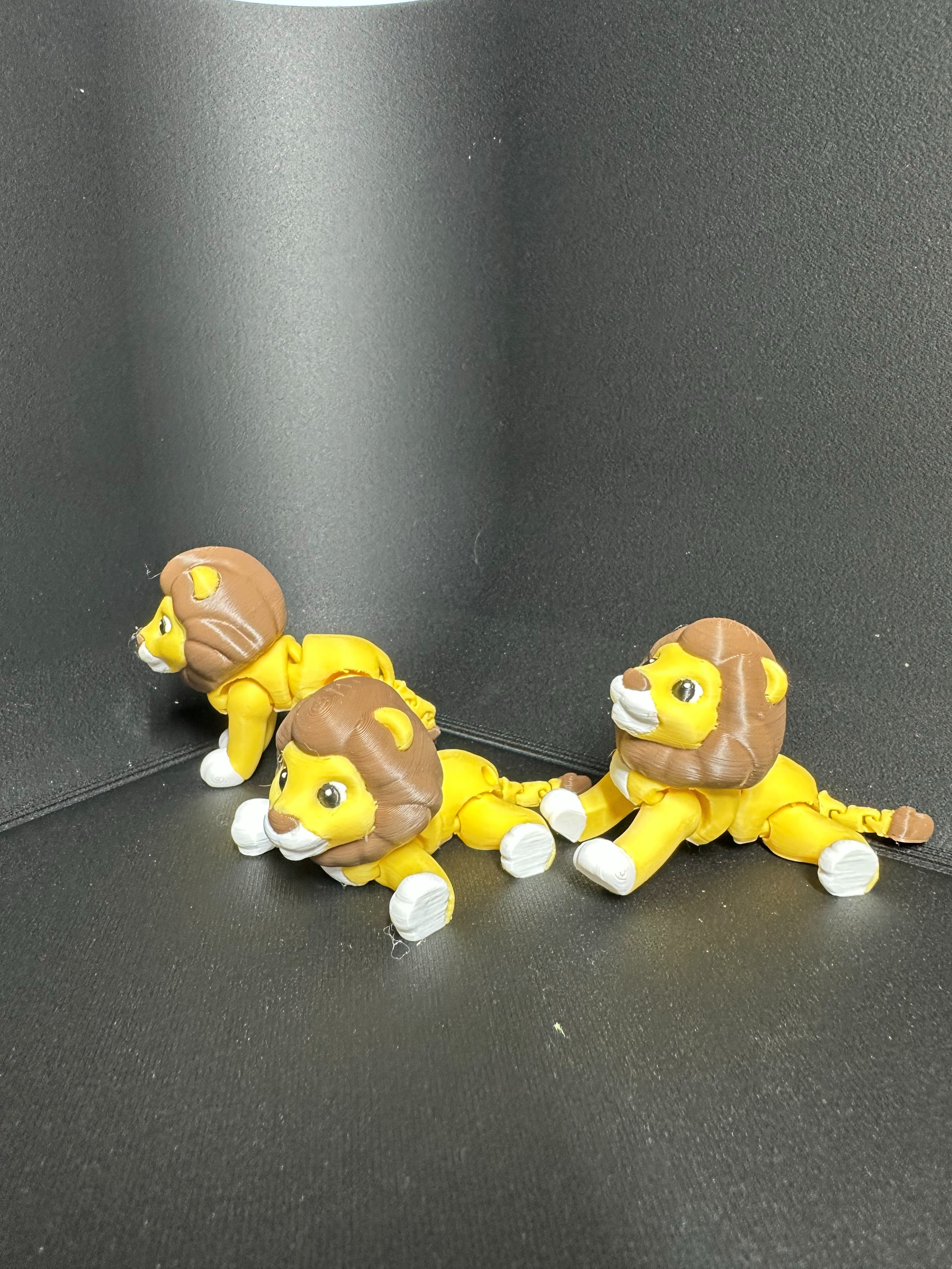 Little Lazy Lion Desk Toys – Fun Fidget Figures